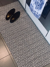 Загрузить изображение в средство просмотра галереи, Греческий ключевой геометрический монохромный черный и белый прямоугольный хлопчатобумажный макс коврик бегун коврик для ванны коврик
