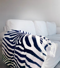 Załaduj obraz do przeglądarki galerii, Zebra Sherpa Blanket SKU 57900543 | Throw Black and White Animal Print Warm
